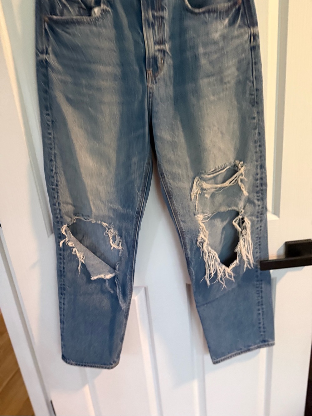 American Eagle Outfitters Light Blue Distressed Boyfriend Jeans